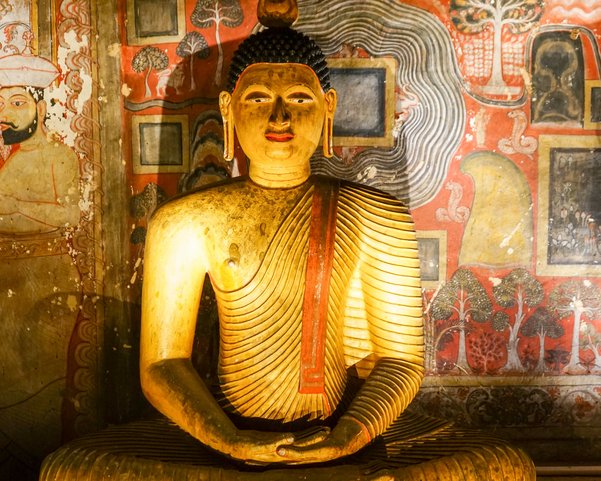 Goldene Buddha Statue