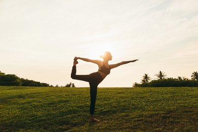 Eine Ayurveda-Kur im Barberyn Beach wird unterstützt durch regelmäßige Yoga-Einheiten