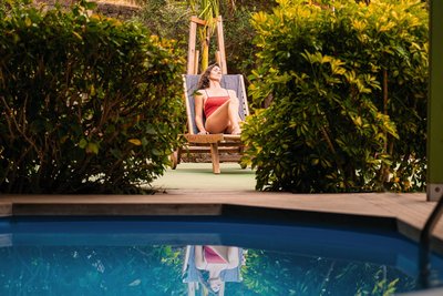 Finden Sie Ruhe und Erfrischung am Pool