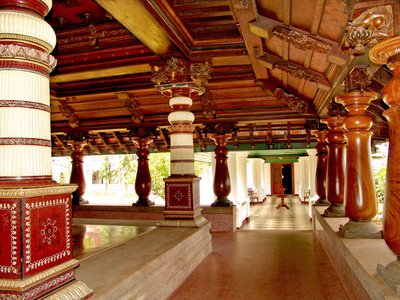 Genießen Sie die frohen Farben des alten Indiens im Kalari Kovilakom in Kerala