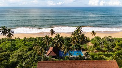 Das Surya Lanka Rekawa liegt an einem fast unberührten Strandabschnitt