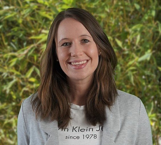 NEUE WEGE Mitarbeiterin Frederike Henn