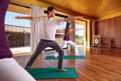 Harmonisierende Yoga-Einheiten ergänzen Ihre Ayurveda-Kur
