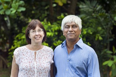 Ihre Gastgeber heißen Sie herzlich Willkommen im Surya Lanka Ayurveda Resort auf Sri Lanka