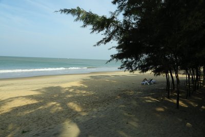 Der Strand befindet sich vor dem Sitaram Beach Retreat 