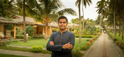 Dr. Vignesh Devraj ist Chefarzt des Sitaram Beach Retreats