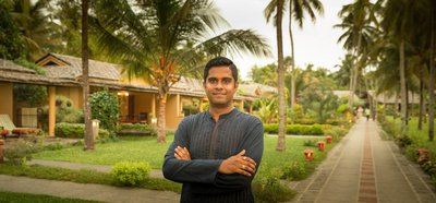 Dr. Vignesh Devraj ist Chefarzt des Sitaram Beach Retreats