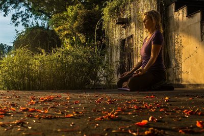 Bringen Sie Ihren Körper und Geist mit einer Meditaion in Einklang