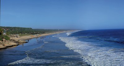 Das AyurSoma Ayurveda Royal Retreat liegt direkt am Meer