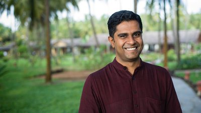 Dr. Vignesh Devraj ist absoluter Experte und einer der besten Ayurveda Ärzte Indiens Dr. Vignesh Devraj ist absoluter Experte und einer der besten Ayurveda Ärzte Indiens
