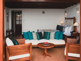 Sitzecke in der Hibiskus Suite