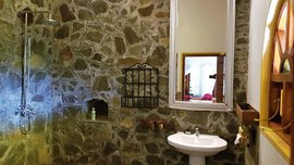 Badezimmer in den Bungalows