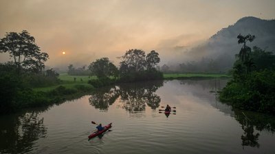 Eine Kajaktour durch die exotische Flusslandschaft des Bentota-Ganga
