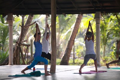 Der angebotene Yoga unterstützt den Kurerfolg
