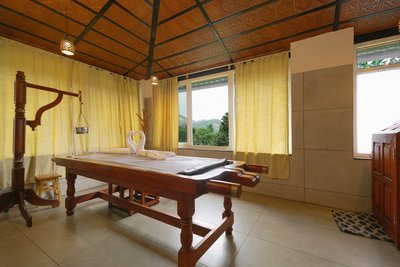 Behandlungsraum des Ayurveda Sitaram Mountain Retreats