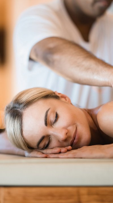 Genießen Sie eine ayurvedische Massage im Ayurpura Hotel