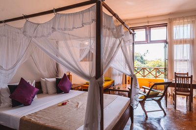 Die Zimmer sind mit vielen Naturmaterialien ausgestattet