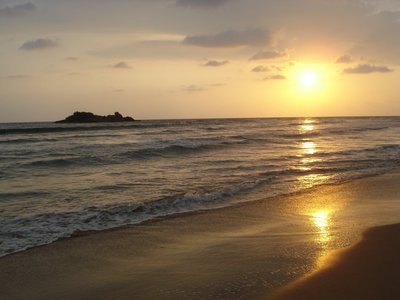 Genießen Sie den herrlichen Sonnenuntergang auf Sri Lanka