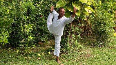 Ihr Yogalehrer im Ananda Resort