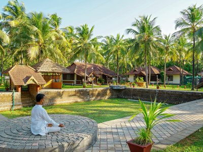 Mit Yoga Meister Sathish können Sie beispielsweise klassische Übungen aus dem Hatha Yoga praktizieren