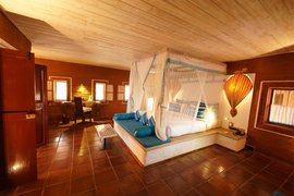 Warme Farben erwarten Sie in den Zimmern des Ayurvie Sigiriya