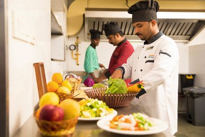 Die ayurvedische Küche ist reich an frischem Obst und Gemüse 