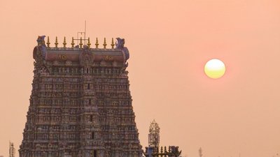 In Madurai besuchen Sie den imposanten Sri Meenakshi Sundareswarar Tempel
