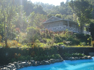 Inmitten grüner Natur finden Sie das Begnas Lake Resort