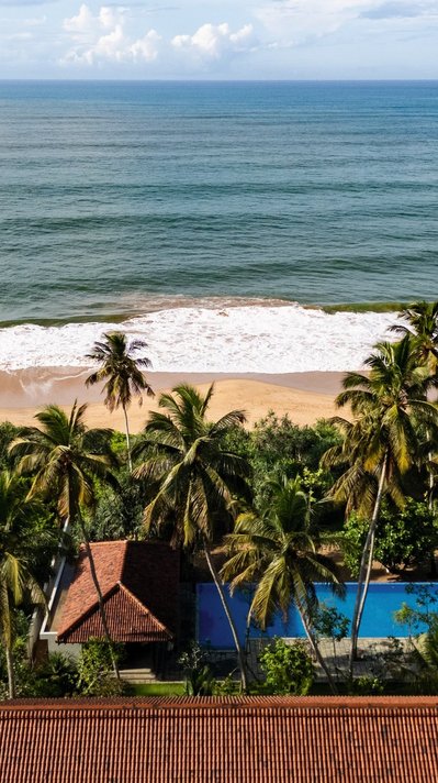 Das Surya Lanka Rekawa liegt an einem fast unberührten Strandabschnitt