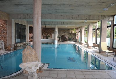 Neben dem Indoorpool stehen Ihnen auch eine Sauna und Dampfbad zur Verfügung