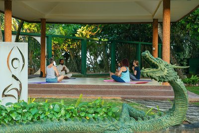 Mit Gleichgesinnten Yoga üben