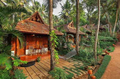 Traditionelle Häuser erwarten Sie im Somatheeram Ayurveda Resort