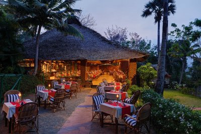 Genießen Sie die Köstlichkeiten Indiens im Restaurant des Somatheeram Ayurveda Beach Resort in Kerala 