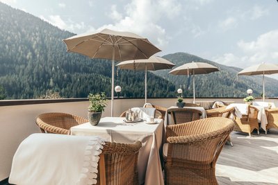 Von der Terrasse des Hotel Engels haben Sie einen wunderschönen Blick auf die Berge Südtriols