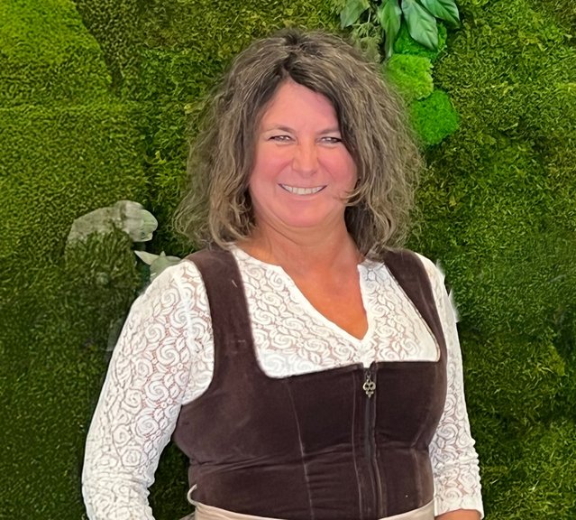 NEUE WEGE Mitarbeiterin Simone Preisinger