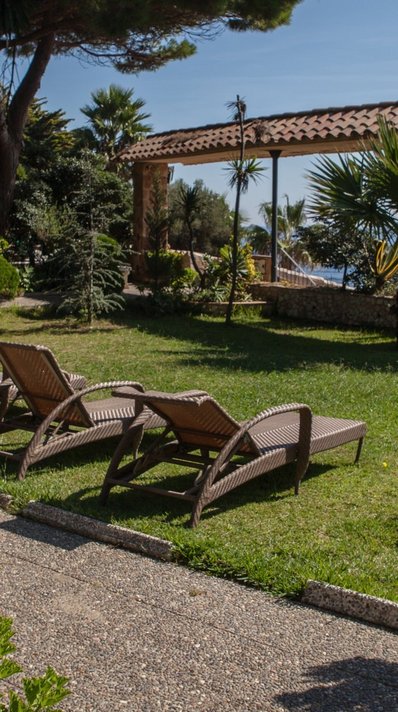 Im tropischen Garten des Port Salvis finden Sie viele Orte zum träumen Im tropischen Garten des Port Salvis finden Sie viele Orte zum träumen