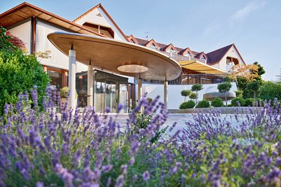 Das European Ayurveda Resort Mandira im Sommer