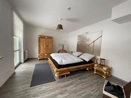 Die natürliche Einrichtung im Ayubowan Ayurveda Center schafft Wärme und Ruhe