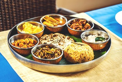 Probieren Sie die Köstlichkeiten im Sitaram Mountain Retreat