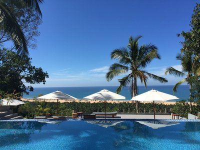 Der Pool mit Meerblick