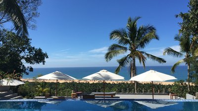 Der Pool mit Meerblick