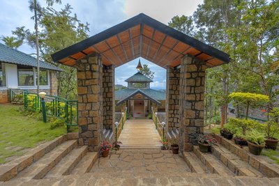 Treten Sie ein in das Therapie Haus des Sitaram Mountain Retreat