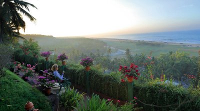 Lassen Sie im Manaltheeram Ihren Blick während der Ayurveda Kur über die weite Landschaft Keralas schweifen
