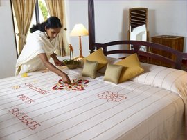 Im Kalari Kovilakom sorgen die Mitarbeiter dafür, dass Sie sich in Ihrem Zimmer wohl fühlen können Im Kalari Kovilakom sorgen die Mitarbeiter dafür, dass Sie sich in Ihrem Zimmer wohl fühlen können