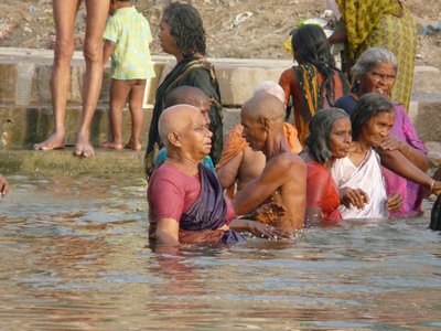 Kultur Gruppenreise Indien Nord varanasi  ganges